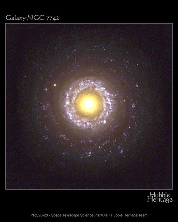 渦巻き銀河 NGC7742